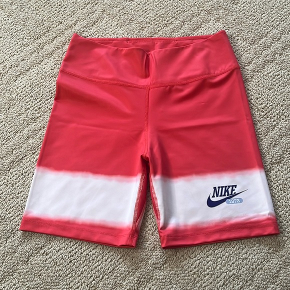 Nike Dri-fit‎ biker shorts tie-dye - Picture 1 of 5
